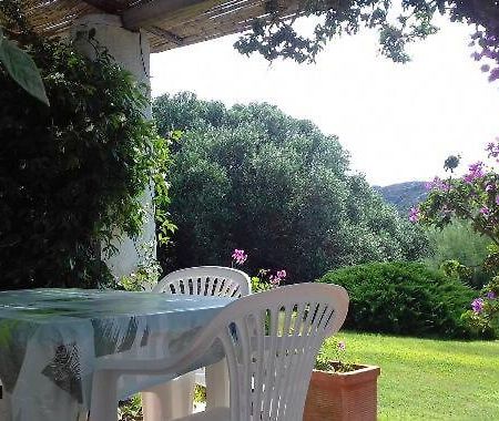 ホテルAgriturismo La Valletta サンタ・テレーザ・ガッルーラ エクステリア 写真