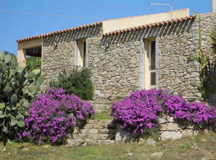 ホテルAgriturismo La Valletta サンタ・テレーザ・ガッルーラ エクステリア 写真